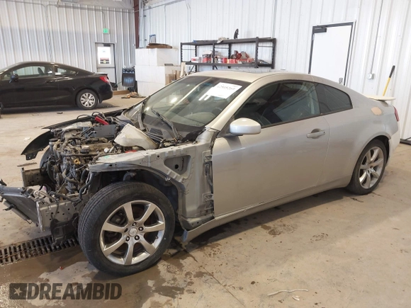 2005 Infiniti G35 z VIN JNKCV54E35M422747, wystawiony jako IAAI lot #42505269 z przebiegiem 153 324 mil mil oraz . Historia ofert i sprzedaży dostępna na DreamBid. Obrazek 2.