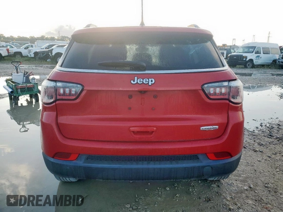2018 Jeep Compass Latitude z VIN 3C4NJCBB6JT267988, wystawiony jako Copart lot #62398125 z przebiegiem 79 176 mil mil oraz Szkoda całkowita • Salvage title. Historia ofert i sprzedaży dostępna na DreamBid. Obrazek 6.