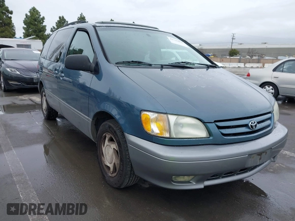 2001 Toyota Sienna LE with VIN 4T3ZF13C11U395630, listed as a IAAI auction lot 41743896 with 189,986 mi miles. Bid and sale history available at carsss.com. Image 1.