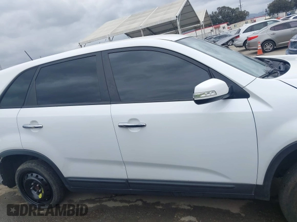 2014 Kia Sorento LX with VIN 5XYKT3A66EG486609, listed as a IAAI auction lot 42040281 with Not Provided miles and . Bid and sale history available at DreamBid. Image 12.