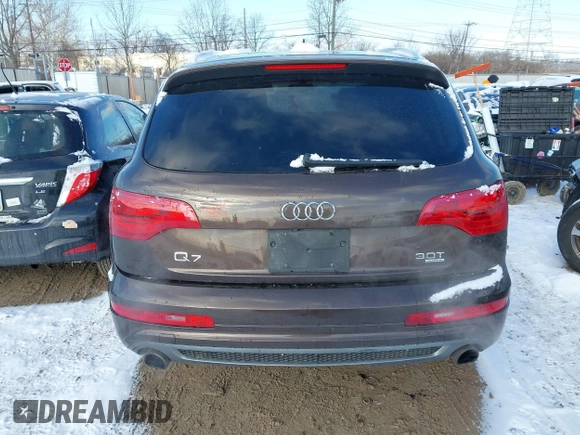 2015 Audi Q7 3.0T S line Prestige with VIN WA1DGAFE1FD017388, listed as a IAAI auction lot 41619900 with 122,420 mi miles. Bid and sale history available at carsss.com. Image 17.