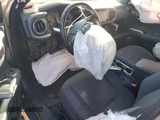 2019 Toyota Tacoma SR z VIN 5TFCZ5AN8KX171793, wystawiony jako Copart lot #57907015 z przebiegiem 96 925 mil mil oraz Szkoda całkowita • Salvage title. Historia ofert i sprzedaży dostępna na DreamBid. Obrazek 8.