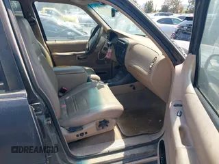 2000 Ford Explorer Eddie Bauer с VIN 1FMZU64E2YZA53922, выставлен на аукционе IAAI как лот 42765856 с пробегом 191 240 миль миль и . История ставок и продаж доступна на DreamBid. Изображение 5.