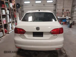 2011 Volkswagen Jetta SE with VIN 3VWDX7AJXBM315916, listed as a IAAI auction lot 42311284 with 207,297 mi miles and . Bid and sale history available at DreamBid. Image 16.