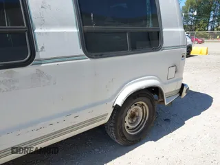 1992 Dodge Cargo with VIN 2B6HB21Y9NK146890, listed as a IAAI auction lot 41667306 with 168,918 mi miles. Bid and sale history available at carsss.com. Image 6.