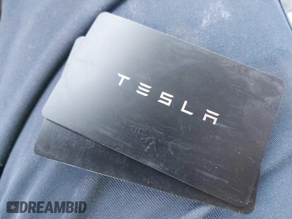 2023 Tesla Model 3 z VIN 5YJ3E1EA5PF503654, wystawiony jako IAAI lot #42622031 z przebiegiem 28 476 mil mil oraz . Historia ofert i sprzedaży dostępna na DreamBid. Obrazek 11.
