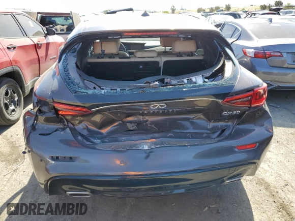 2018 Infiniti QX30 ESSENTIAL with VIN SJKCH5CP2JA045039, listed as a Copart auction lot 52926694 with 40,618 mi miles. Bid and sale history available at carsss.com. Image 6.