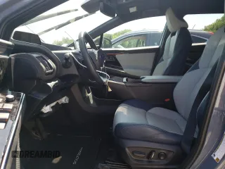 2023 Toyota bZ4X XLE z VIN JTMABABAXPA012574, wystawiony jako Copart lot #60370605 z przebiegiem 24 018 mil mil oraz Szkoda całkowita • Salvage title. Historia ofert i sprzedaży dostępna na DreamBid. Obrazek 7.
