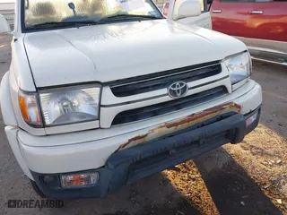 2002 Toyota 4Runner Limited with VIN JT3GN87R829000916, listed as a IAAI auction lot 40653917 with 331,163 mi miles. Bid and sale history available at carsss.com. Image 6.