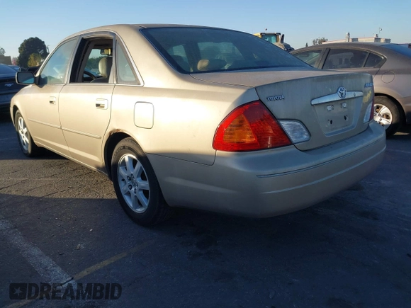 2000 Toyota Avalon XL with VIN 4T1BF28B2YU062203, listed as a IAAI auction lot 41230618 with 268,492 mi miles and . Bid and sale history available at DreamBid. Image 3.