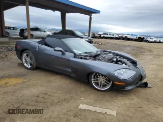 2013 Chevrolet Corvette z VIN 1G1YE3DW8D5107495, wystawiony jako Copart lot #43550355 z przebiegiem Nie podano mil oraz Szkoda całkowita • Salvage title. Historia ofert i sprzedaży dostępna na DreamBid. Obrazek 4.