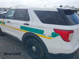 2020 Ford Police Interceptor Utility z VIN 1FM5K8AB8LGC51287, wystawiony jako IAAI lot #41885377 z przebiegiem 83 563 mil mil oraz . Historia ofert i sprzedaży dostępna na DreamBid. Obrazek 3.