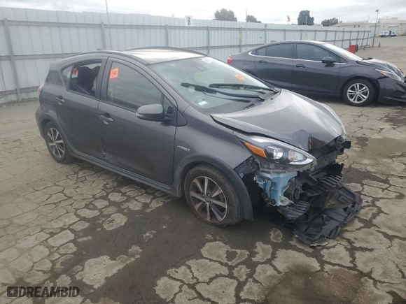 2018 Toyota Prius c One with VIN JTDKDTB36J1599388, listed as a Copart auction lot 46197525 with 133,625 mi miles and Salvage Title. Bid and sale history available at carsss.com. Image 4.