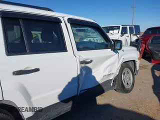 2017 Jeep Patriot Sport with VIN 1C4NJPBA2HD118914, listed as a IAAI auction lot 41328500 with 67,007 mi miles. Bid and sale history available at carsss.com. Image 6.