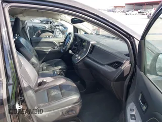 2020 Toyota Sienna SE with VIN 5TDXZ3DC7LS062183, listed as a IAAI auction lot 41791032 with 80,760 mi miles. Bid and sale history available at carsss.com. Image 5.