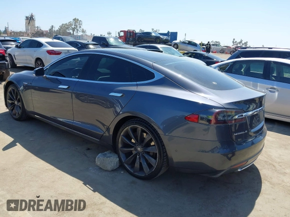 2014 Tesla Model S 60 с VIN 5YJSA1H15EFP65285, выставлен на аукционе IAAI как лот 42297394 с пробегом 178 866 миль миль и . История ставок и продаж доступна на DreamBid. Изображение 3.