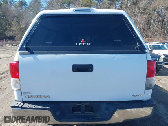 2010 Toyota Tundra 4WD Truck with VIN 5TFUM5F10AX015321, listed as a IAAI auction lot 41687601 with 117,939 mi miles. Bid and sale history available at carsss.com. Image 16.