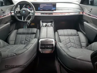 2024 BMW 7 Series 740i z VIN WBA23EH09RCP56372, wystawiony jako Copart lot #73053314 z przebiegiem 18 365 mil mil oraz Szkoda całkowita • Salvage title. Historia ofert i sprzedaży dostępna na DreamBid. Obrazek 8.