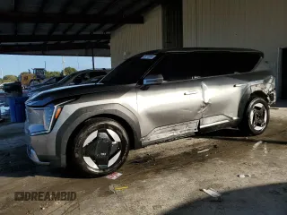 2024 Kia EV9 Light Long Range with VIN KNDAB5S18R6020721, listed as a Copart auction lot 86713004 with 12,623 mi miles and Salvage Title. Bid and sale history available at carsss.com. Image 1.