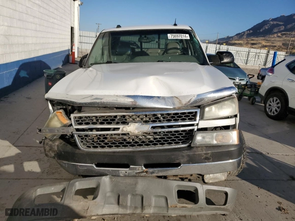 2005 Chevrolet Silverado 3500 SRW LT with VIN 1GCHK332X5F871228, listed as a Copart auction lot 75697014 with NaN miles and Salvage Title. Bid and sale history available at carsss.com. Image 5.