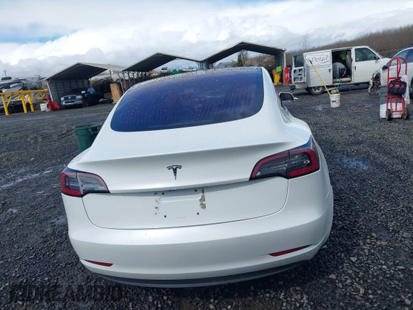 2018 Tesla Model 3 Long Range Battery with VIN 5YJ3E1EA3JF013253, listed as a IAAI auction lot 41752102 with 84,459 mi miles. Bid and sale history available at carsss.com. Image 16.