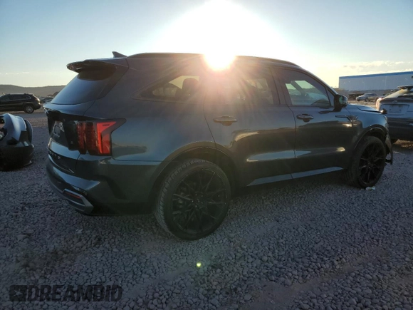 2021 Kia Sorento S with VIN 5XYRL4LC8MG008424, listed as a Copart auction lot 82995834 with 90,992 mi miles and Salvage Title. Bid and sale history available at carsss.com. Image 3.