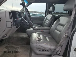 1999 GMC Suburban with VIN 1GKGK26JXXJ766542, listed as a Copart auction lot 47658715 with 260,167 mi miles and Clean Title. Bid and sale history available at carsss.com. Image 7.