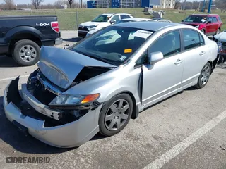 2006 Honda Civic Sdn LX with VIN 1HGFA16526L030903, listed as a IAAI auction lot 41815069 with 166,657 mi miles. Bid and sale history available at carsss.com. Image 17.
