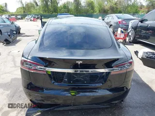 2017 Tesla Model S 60 z VIN 5YJSA1E13HF228486, wystawiony jako IAAI lot #42092686 z przebiegiem 78 089 mil mil oraz . Historia ofert i sprzedaży dostępna na DreamBid. Obrazek 16.