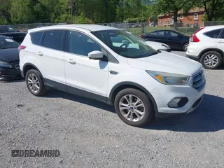 2017 Ford Escape SE with VIN 1FMCU9GD3HUA40233, listed as a IAAI auction lot 42126271 with 284,937 mi miles. Bid and sale history available at carsss.com. Image 1.