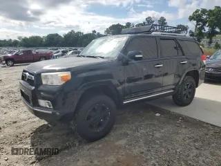 2013 Toyota 4Runner SR5 z VIN JTEZU5JR6D5054574, wystawiony jako Copart lot #56606755 z przebiegiem 208 740 mil mil oraz Szkoda całkowita • Salvage title. Historia ofert i sprzedaży dostępna na DreamBid. Obrazek 1.