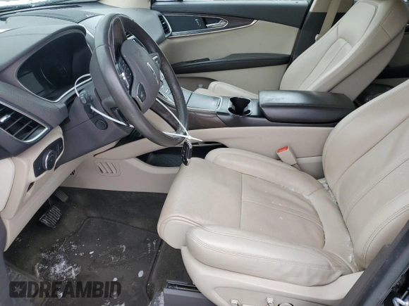 2017 Lincoln MKX Reserve with VIN 2LMPJ8LP8HBL38159, listed as a Copart auction lot 88976515 with 83,205 mi miles and Salvage title. Bid and sale history available at DreamBid. Image 7.