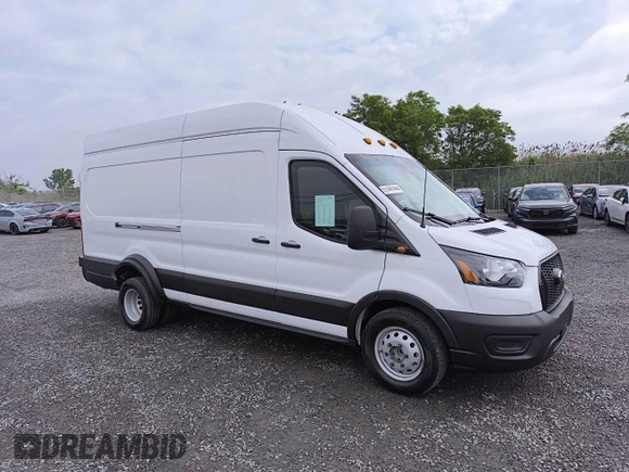 2023 Ford Transit Cargo with VIN 1FTRU8XG8PKC05304, listed as a Copart auction lot 60695455 with 697 mi miles and Clean title. Bid and sale history available at DreamBid. Image 3.