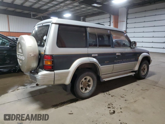1995 Mitsubishi Montero z VIN 2BGF0126264046653, wystawiony jako Copart lot #81135584 z przebiegiem 254 106 mil mil oraz Czysty tytuł • Clean title. Historia ofert i sprzedaży dostępna na DreamBid. Obrazek 3.