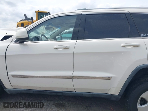 2011 Jeep Grand Cherokee 70th Anniversary with VIN 1J4RR4GG6BC718199, listed as a IAAI auction lot 41954946 with 1 mi miles. Bid and sale history available at carsss.com. Image 13.