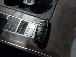 2019 Audi A6 Premium z VIN WAUK2AF23KN019159, wystawiony jako IAAI lot #42077173 z przebiegiem 64 970 mil mil oraz . Historia ofert i sprzedaży dostępna na DreamBid. Obrazek 11.