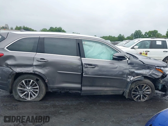 2019 Toyota Highlander SE with VIN 5TDJZRFH0KS722418, listed as a IAAI auction lot 42531509 with 64,369 mi miles and . Bid and sale history available at DreamBid. Image 13.