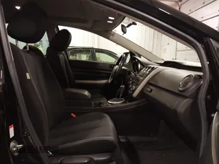 2011 Mazda CX-7 i Sport z VIN JM3ER2B54B0355683, wystawiony jako IAAI lot #42153260 z przebiegiem 238 786 mil mil oraz . Historia ofert i sprzedaży dostępna na DreamBid. Obrazek 5.