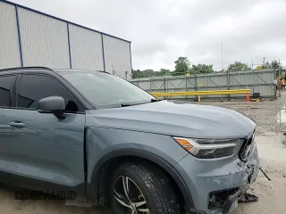 2020 Volvo XC40 R-Design with VIN YV4162UM4L2337658, listed as a Copart auction lot 61304505 with 105,673 mi miles and Salvage title. Bid and sale history available at DreamBid. Image 14.