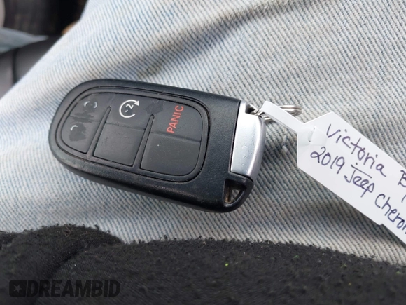 2019 Jeep Cherokee Altitude с VIN 1C4PJMLBXKD352384, выставлен на аукционе IAAI как лот 42059752 с пробегом 79 640 миль миль и . История ставок и продаж доступна на DreamBid. Изображение 11.