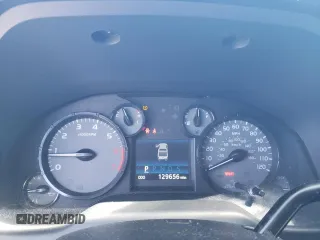 2014 Toyota Tundra SR z VIN 5TFUM5F10EX056473, wystawiony jako Copart lot #56758265 z przebiegiem 129 656 mil mil oraz Szkoda całkowita • Salvage title. Historia ofert i sprzedaży dostępna na DreamBid. Obrazek 9.