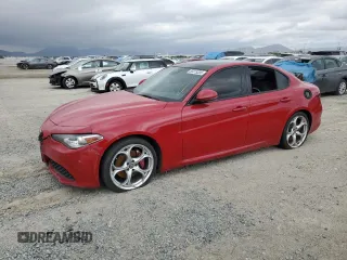 2020 Alfa Romeo Giulia Ti Sport z VIN ZARFAMBN9L7626297, wystawiony jako Copart lot #55315335 z przebiegiem 138 873 mil mil oraz Czysty tytuł • Clean title. Historia ofert i sprzedaży dostępna na DreamBid. Obrazek 1.