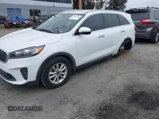 2019 Kia Sorento LX with VIN 5XYPG4A37KG524608, listed as a IAAI auction lot 41824210 with 103,228 mi miles. Bid and sale history available at carsss.com. Image 2.