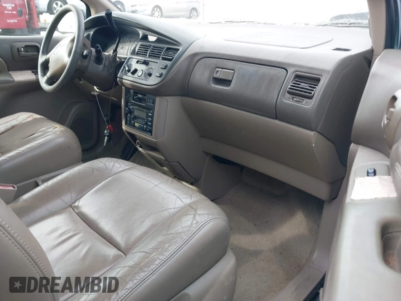1999 Toyota Sienna LE with VIN 4T3ZF13C2XU136847, listed as a IAAI auction lot 41663608 with 178,581 mi miles. Bid and sale history available at carsss.com. Image 5.
