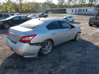 2011 Nissan Maxima SV z VIN 1N4AA5AP4BC803234, wystawiony jako IAAI lot #42012228 z przebiegiem 207 111 mil mil oraz . Historia ofert i sprzedaży dostępna na DreamBid. Obrazek 4.