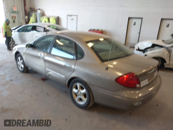2003 Ford Taurus SES Standard with VIN 1FAFP55293G272187, listed as a IAAI auction lot 42154599 with 225,077 mi miles. Bid and sale history available at carsss.com. Image 3.
