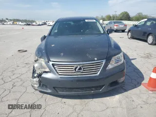 2011 Lexus LS 460 z VIN JTHBL5EF8B5103696, wystawiony jako Copart lot #53824455 z przebiegiem 118 705 mil mil oraz Szkoda całkowita • Salvage title. Historia ofert i sprzedaży dostępna na DreamBid. Obrazek 5.