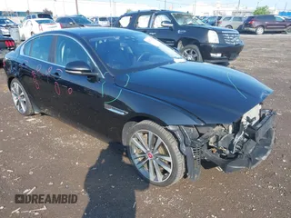 2017 Jaguar XE 35t Prestige z VIN SAJAK4BV6HA974264, wystawiony jako IAAI lot #42474124 z przebiegiem 92 037 mil mil oraz . Historia ofert i sprzedaży dostępna na DreamBid. Obrazek 1.