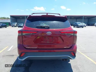 2021 Toyota Highlander XSE z VIN 5TDJZRBH0MS129571, wystawiony jako IAAI lot #42285003 z przebiegiem 92 920 mil mil oraz . Historia ofert i sprzedaży dostępna na DreamBid. Obrazek 17.