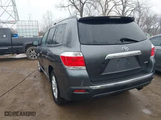 2011 Toyota Highlander with VIN 5TDBK3EH6BS069956, listed as a IAAI auction lot 41551979 with 140,233 mi miles. Bid and sale history available at carsss.com. Image 3.